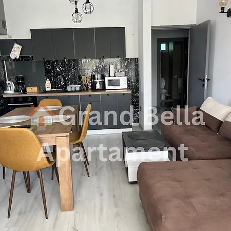 Grand Bella Apartment
